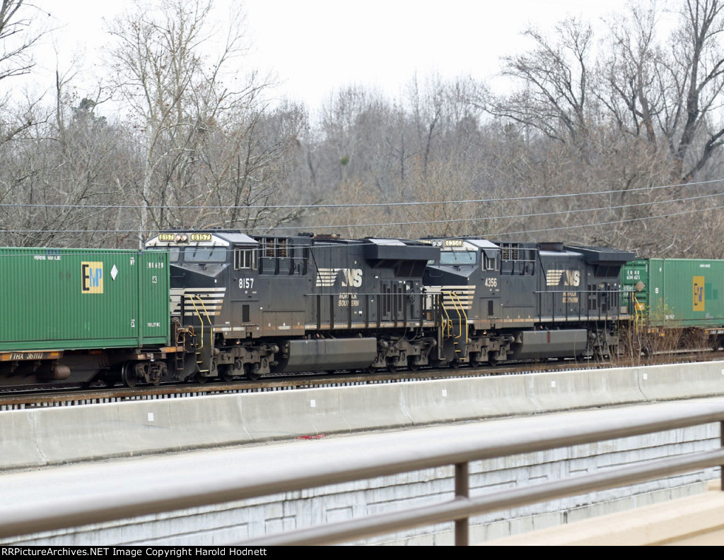 NS 8157 & 4356 serve as mid train DPU's on train 28R